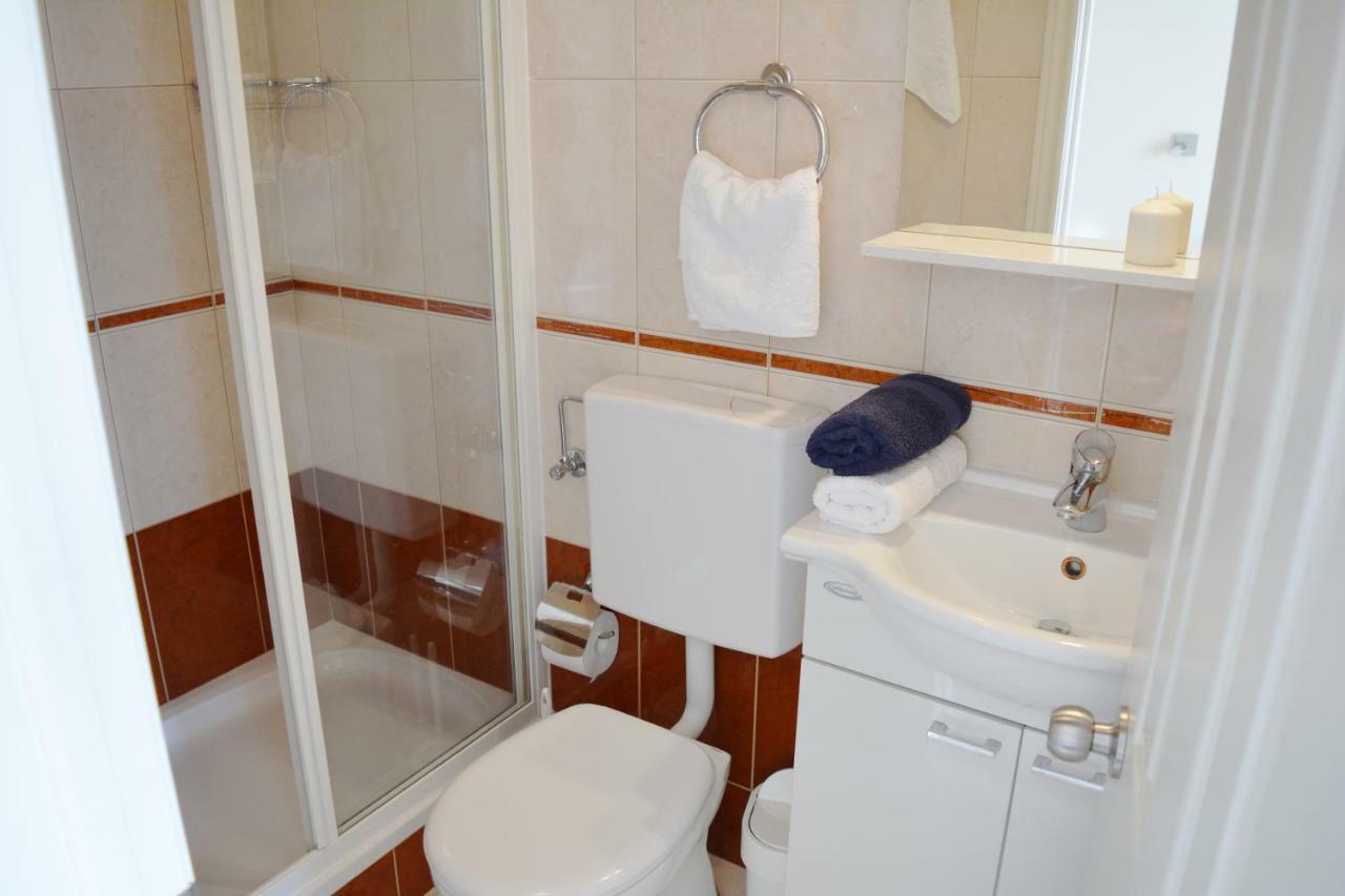 Apartments Villa Lili Tučepi Exteriör bild