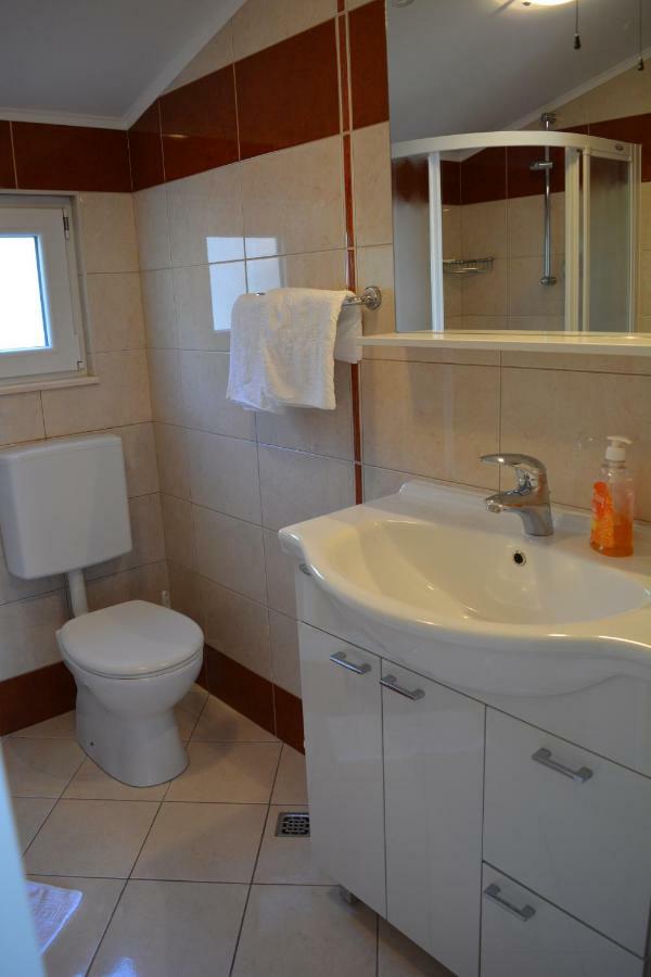Apartments Villa Lili Tučepi Exteriör bild