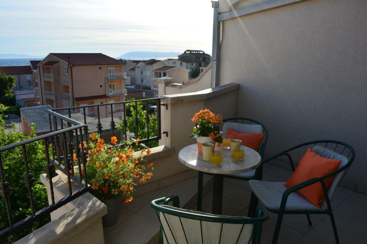 Apartments Villa Lili Tučepi Exteriör bild