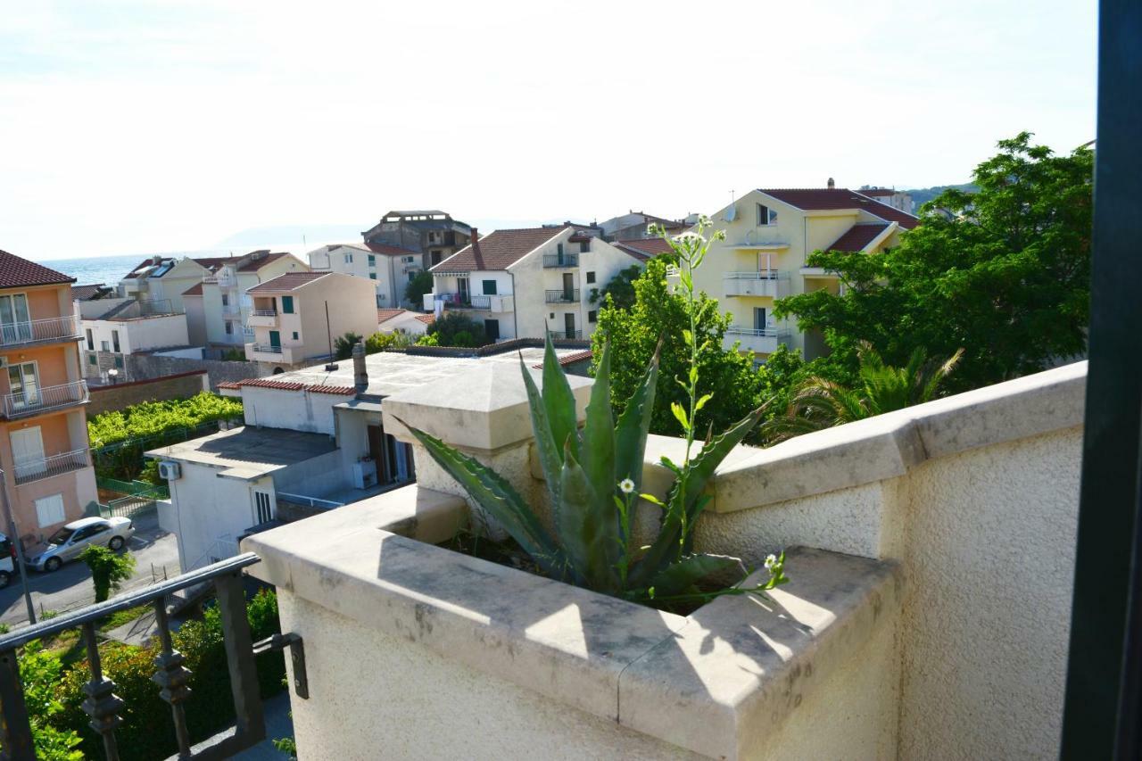 Apartments Villa Lili Tučepi Exteriör bild