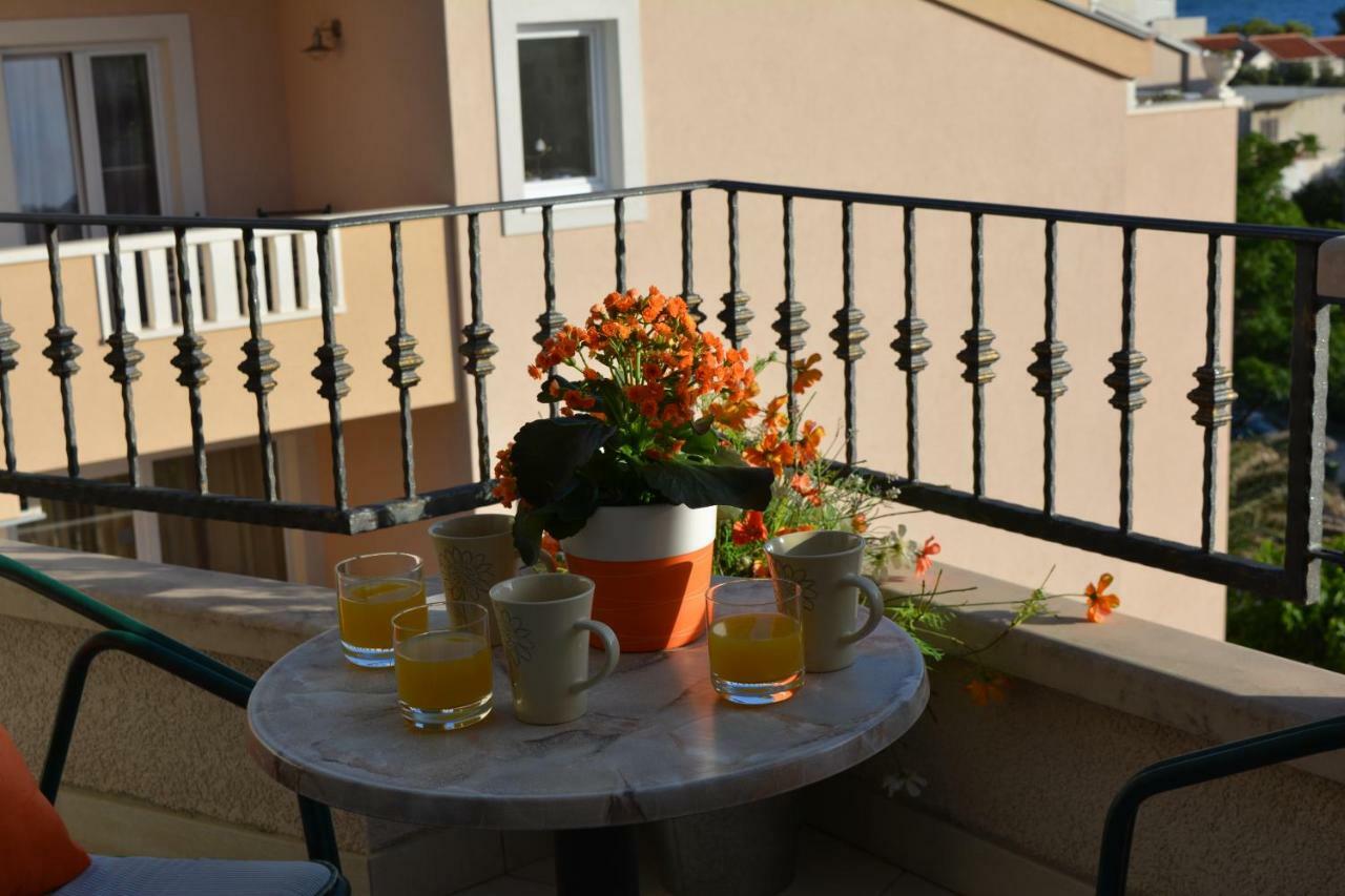 Apartments Villa Lili Tučepi Exteriör bild