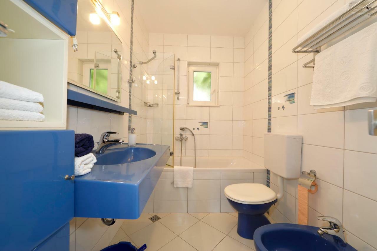 Apartments Villa Lili Tučepi Exteriör bild