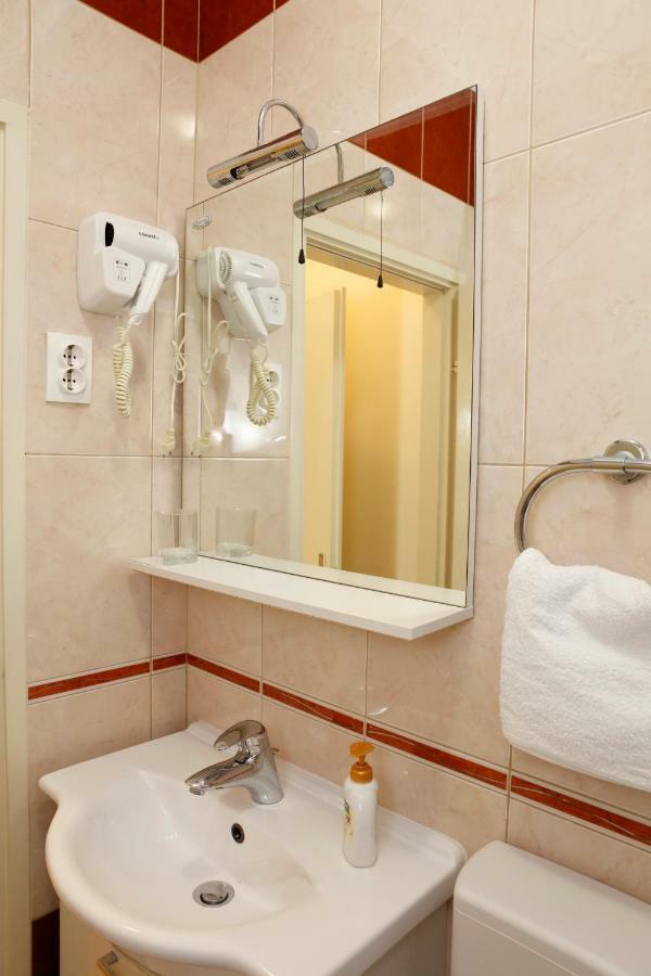 Apartments Villa Lili Tučepi Rum bild